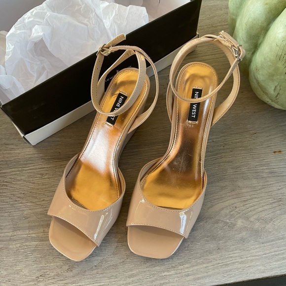 Women's Beige Heels - Picture 2 of 10